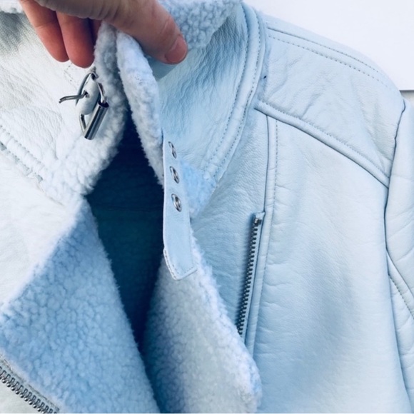 Forever21 Baby Blue Shearling Moto Jacket Size Large - Picture 4 of 8